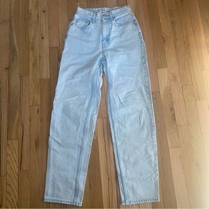 Urban Outfitters BDG Light Wash High Rise Baggy Jean - size 25
